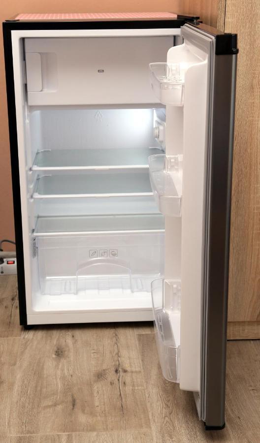 Tanie Noclegi Mieszkanka Zyrardow Exteriör bild